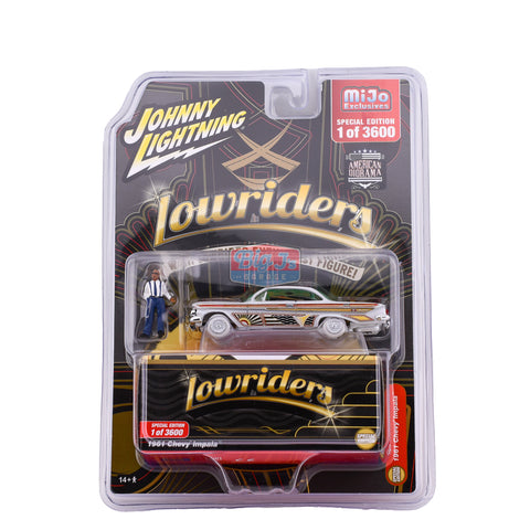 (Chase)1961 Chevrolet Impala with American Diorama Figure Lowriders Johnny Lightning x Mijo Exclusives Big J's Garage